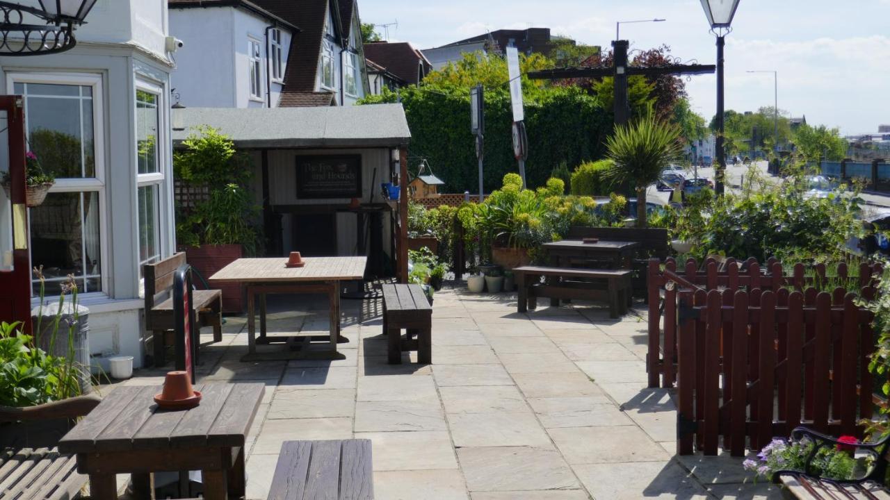 Fox & Hounds Pub Hotel Long Ditton Ngoại thất bức ảnh